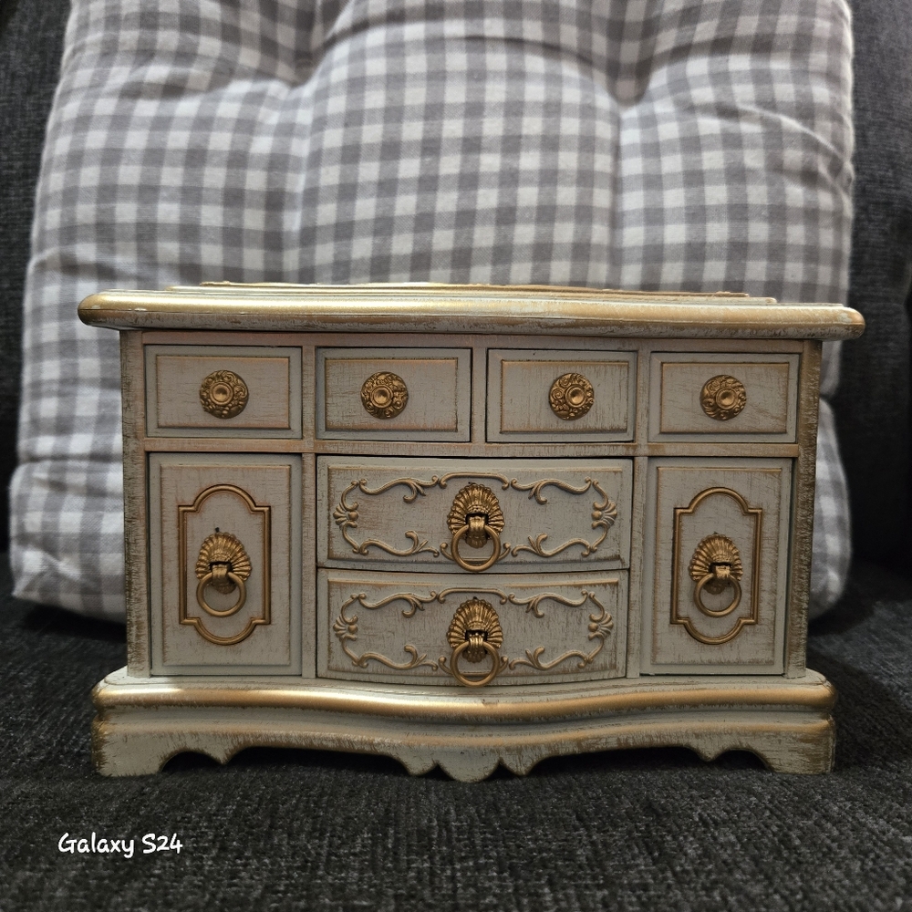 Antique Style Jewerly Box